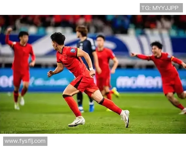 中国国家足球队迎战乌兹别克斯坦全力争胜展现团队精神与实力 中国国家足球队迎战乌兹别克斯坦全力争胜展现团队精神与实力