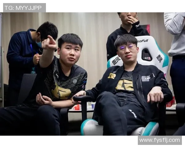 DOTA2战术解析：深入探讨FPX战队的盯防策略与执行技巧