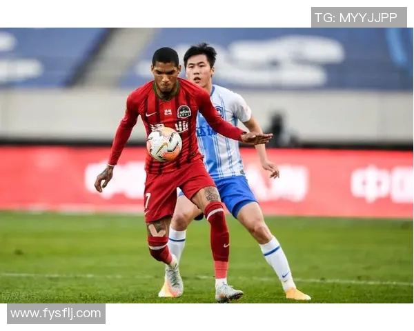 成都攀岩队在世界滑板锦标赛中的团队协作表现值得称赞与反思