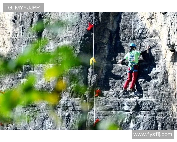 武汉攀岩队与广州攀岩队赛后复盘分析意识碰撞与团队协作的深度探讨 武汉攀岩队与广州攀岩队赛后复盘分析意识碰撞与团队协作的深度探讨